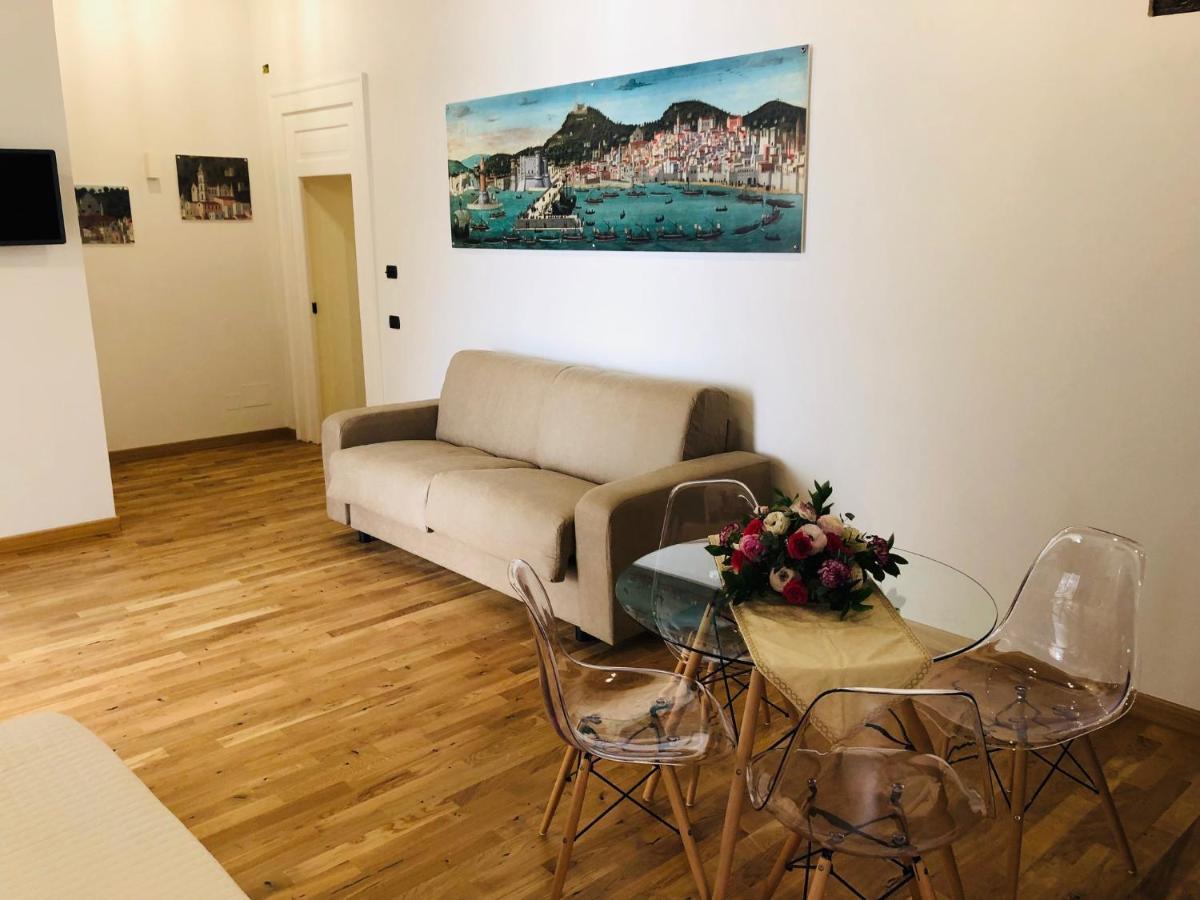 Domus Studio 25 bed & breakfast Napoli Eksteriør billede